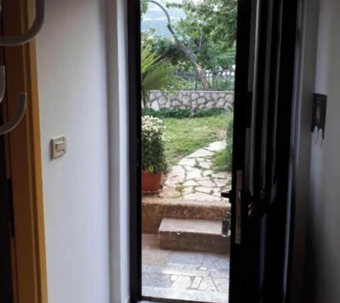 Apartment (TwoBedroom Apartment with Sea View) | Property entrance