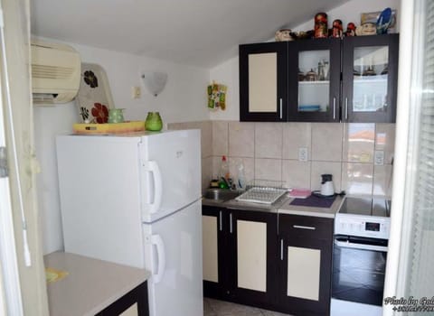 Apartment (One Bedroom Apartment with Garden and) | Private kitchen | Fridge