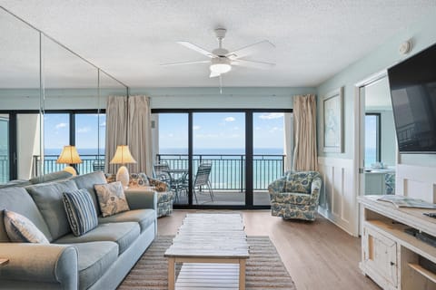 Open Coastal Lounge