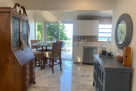 Whip up fresh seafood in our charming, fully equipped coastal kitchen! 