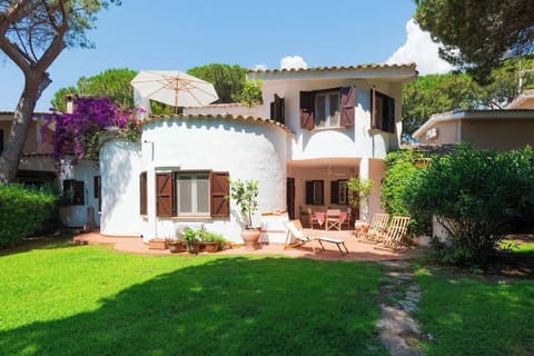 We were nominated "Guest favorite" and had to create a new listing due to bureaucratic reasons. This is the old airbnb page. Check the reviews and comments in this link:
airbnb.com/h/madloft-oldvillagioia-sardinia