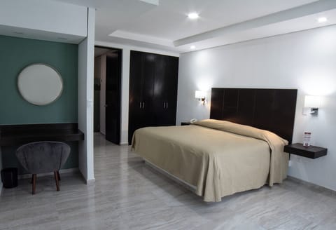 Room, 1 King Bed | Free WiFi, wheelchair access