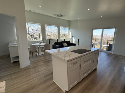 Reno Oasis Getaway Suite & Tahoe Base Camp Apartment in Reno