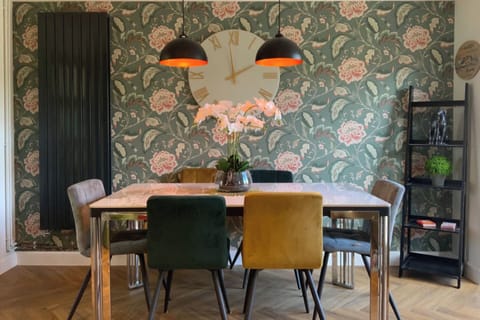 Dining Area with seating for 6. Patio doors leading to the garden