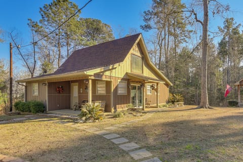 Broaddus Vacation Rental | 3BR | 1.5BA | 1,500 Sq Ft