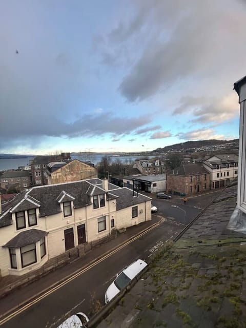 The Bay View Apartment: Calm Gourock Apartment, Close to Waterfront & Transport Apartment in Greenock