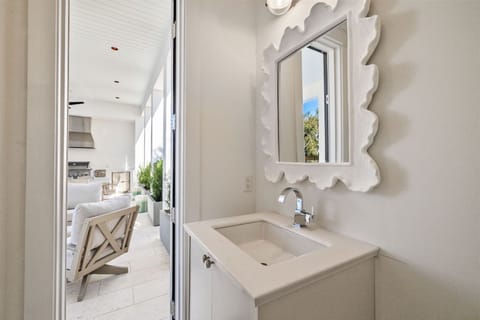 Outdoor Lanai Bathroom