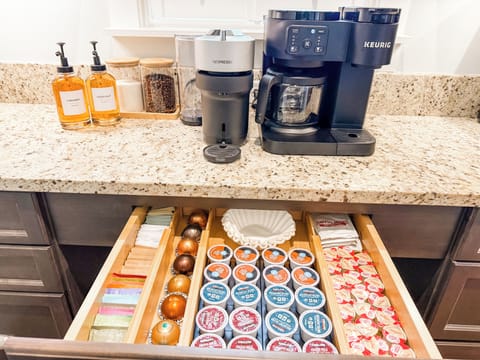 Whether you prefer espresso, lattes, or a full pot to share, our fully stocked coffee bar has everything you need—including frother, grinder, and pods.
