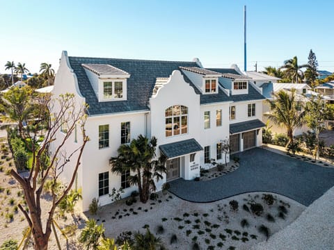 81A by Exclusive Vacations Anna Maria Island Luxury Retreat