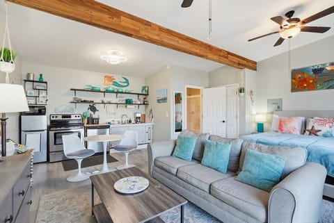 Bright, Inviting Space