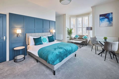 Langley Hotel Apt 1, Whitby - Host & Stay