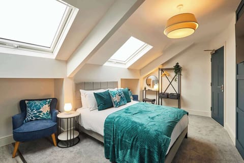 Langley Hotel Apt 10, Whitby - Host & Stay
