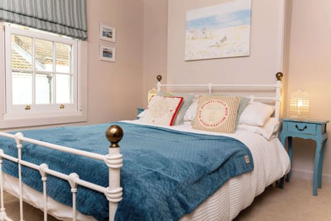 Sea View Cottage, Scarborough - Host & Stay