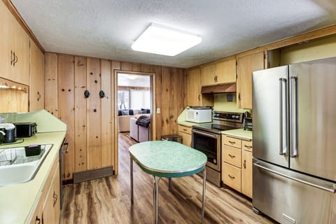 Main House Kitchen | Vintage Charm | Stainless Appliances
