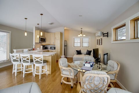 Cabin Open Living Area | Kitchen Island & Dining Nook