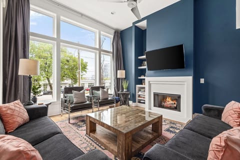 Gorgeous Brand New Home in Gulch View. Located in the Gulch and 1 Mile to Broadway