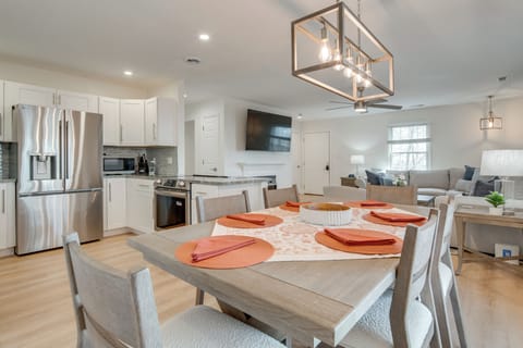 Dining Area | Main Floor