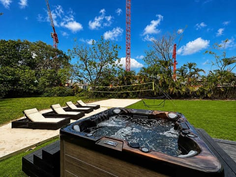 Outdoor spa tub