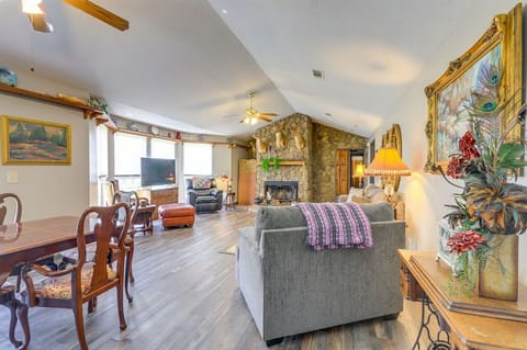 Peaceful 3BR 2.5BA Retreat Near The Marina With Pool And Outdoor Living Cabin in Lake Oconee