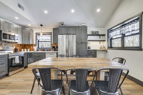 Dining Area | 2nd Floor