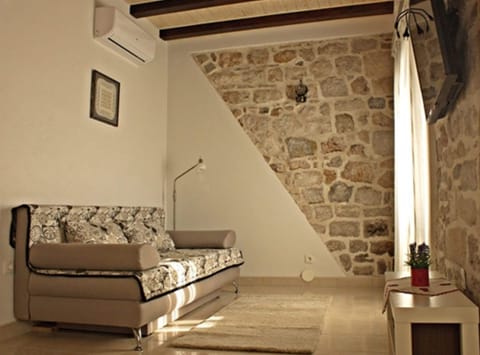 Apartment (Superior Duplex Apartment with Terrac) | Living room | 32-inch flat-screen TV with satellite channels