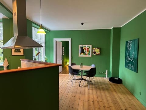 Comfort Apartment, Multiple Beds, Connecting Rooms, Garden View | Dining