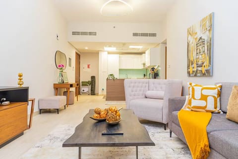 Apartment, Balcony, City View | Living area