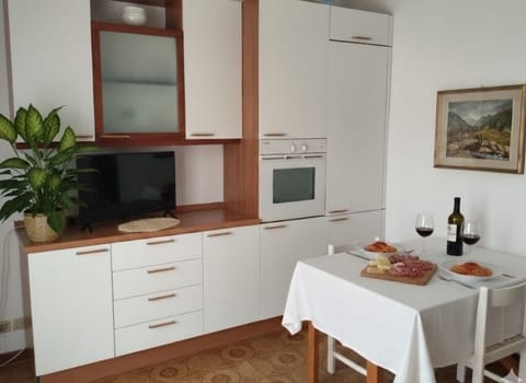 Basic Duplex, Partial Sea View | Private kitchen