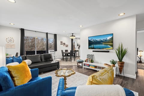Apartment, Multiple Beds, Kitchen, Garden View | Living area