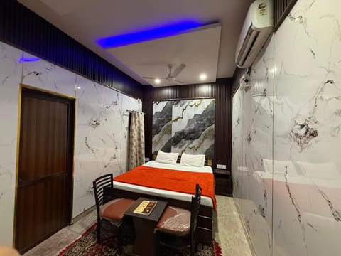 Deluxe Room | Free WiFi, bed sheets