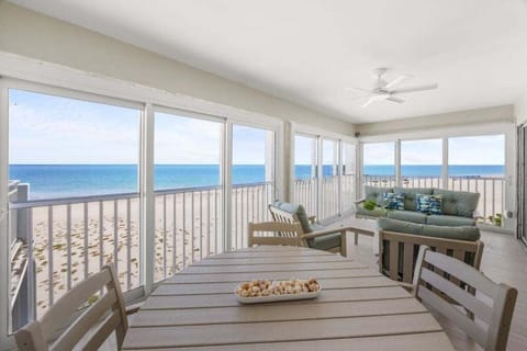 Condo, 2 Bedrooms | Interior