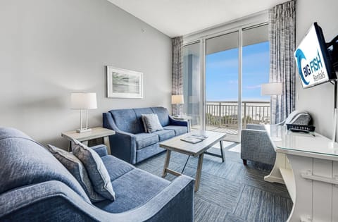 Amazing Living Room, Beautifully Decorated, Stunning Views🌊☀️
