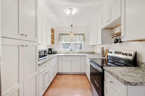 Beautiful Galley Kitchen!