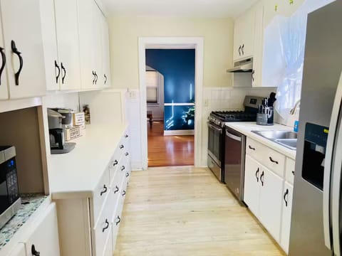 Rosedale's Southern Charm Cottage House in Thomasville