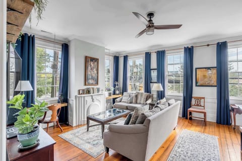 Welcome to your downtown Charleston rental! Explore all things downtown by foot!