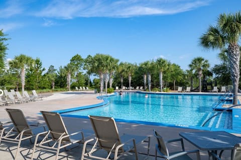 Access to two resort style pools