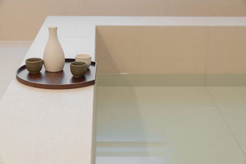 Premium Jacuzzi | Laptop workspace, free WiFi, bed sheets