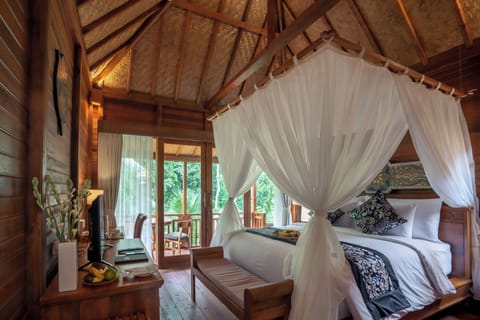 One Bedroom Villa | Select Comfort beds, in-room safe, desk, laptop workspace