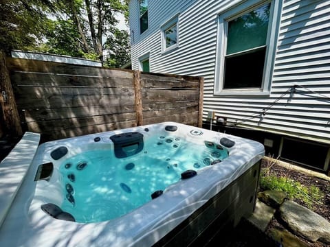 Hot tub available year round