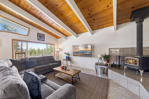 House, 4 Bedrooms | Living area | Flat-screen TV, fireplace, DVD player, iPod dock