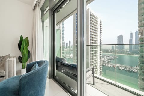 Apartment | Living area | 55-inch Smart TV with cable channels
