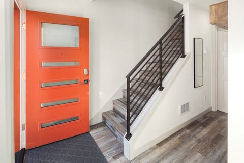 Brand New 2-bedroom townhome near Green Lake with City Views and Free Parking House in Fremont