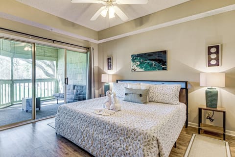 Bedroom 1 | King Bed