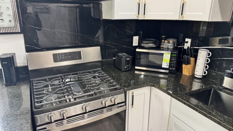 Stylish apartment within walking distance to everything Apartment in Luzerne County