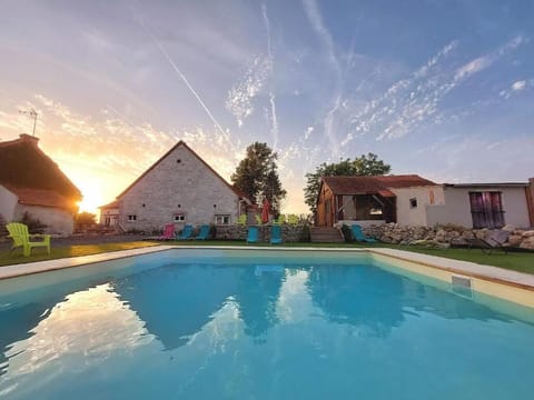 Seasonal outdoor pool, sun loungers