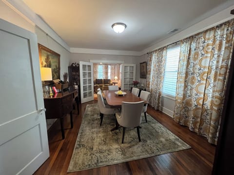Dining room with full dining room table.
