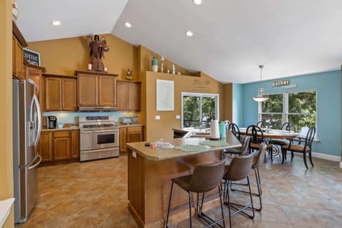 The open kitchen is well equipped for an unforgettable lakeside getaway​