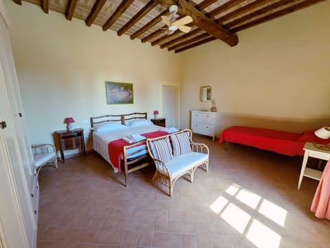 Casale Il Pescinone - Sunflower between sea and countryside, for large families Apartment in Tuscany