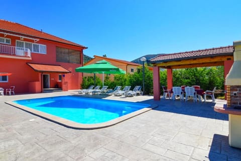 Holiday Home Swimming Pool