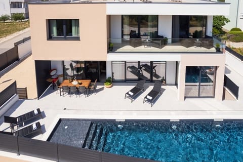 Holiday Home Swimming Pool